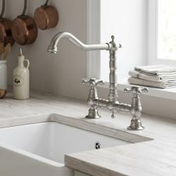 classic-stainless-steel-kitchen-faucet